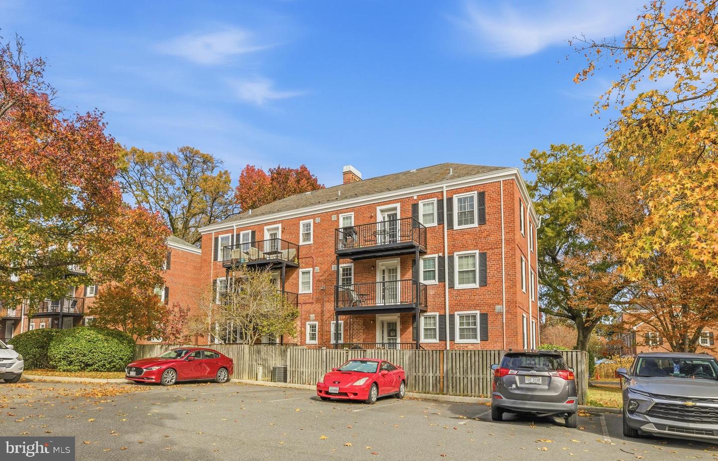 2942 S COLUMBUS ST #A2, ARLINGTON, Virginia 22206, 2 Bedrooms Bedrooms, ,2 BathroomsBathrooms,Residential,For sale,2942 S COLUMBUS ST #A2,VAAX2051268 MLS # VAAX2051268