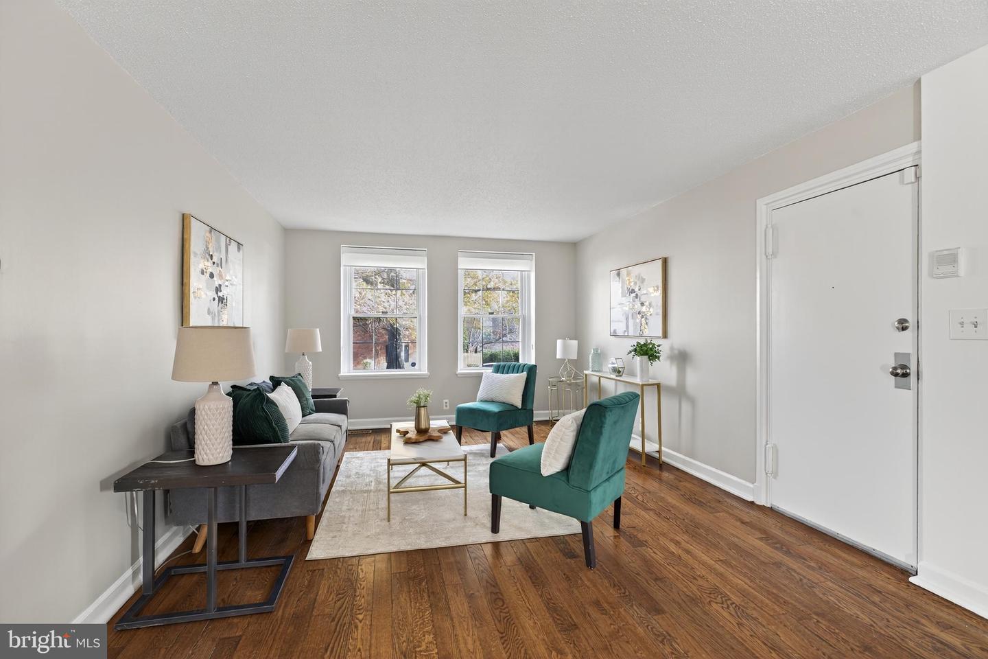 2942 S COLUMBUS ST #A2, ARLINGTON, Virginia 22206, 2 Bedrooms Bedrooms, ,2 BathroomsBathrooms,Residential,For sale,2942 S COLUMBUS ST #A2,VAAX2051268 MLS # VAAX2051268