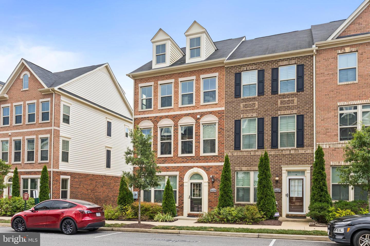 3629 JAMISON ST NE, WASHINGTON, District Of Columbia 20018, 4 Bedrooms Bedrooms, ,4 BathroomsBathrooms,Residential,For sale,3629 JAMISON ST NE,DCDC2233654 MLS # DCDC2233654