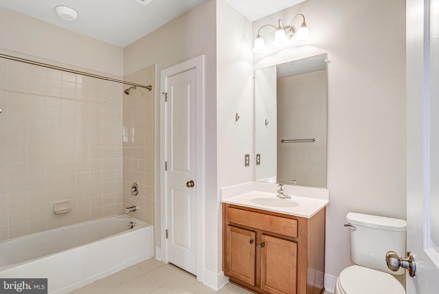 9523 BASTILLE ST #207, FAIRFAX, Virginia 22031, 2 Bedrooms Bedrooms, ,2 BathroomsBathrooms,Residential,For sale,9523 BASTILLE ST #207,VAFX2281368 MLS # VAFX2281368