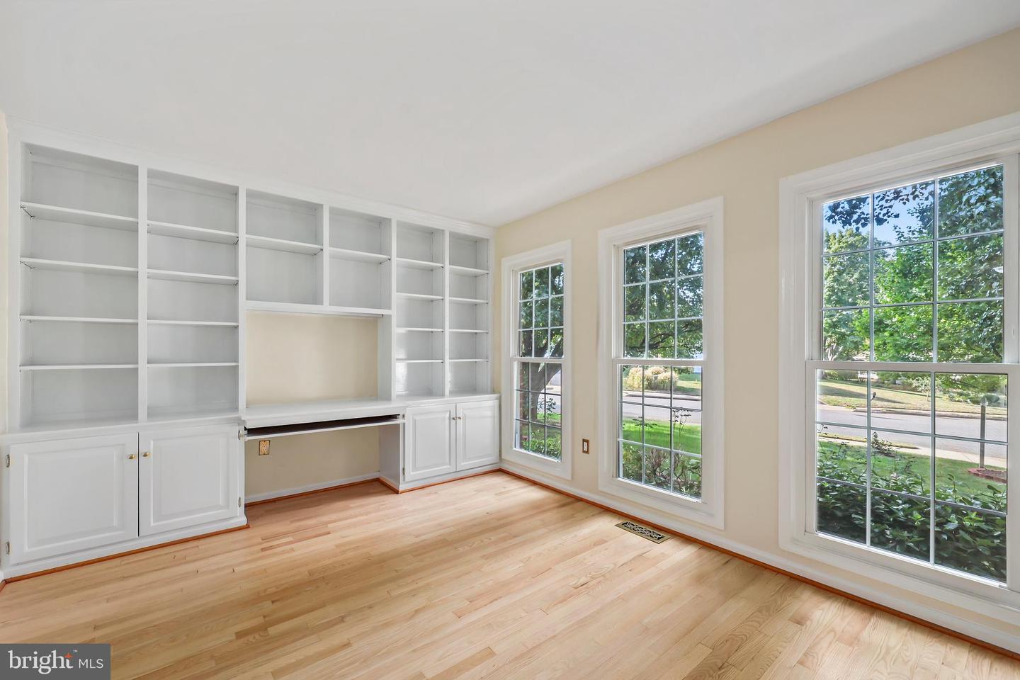 15313 SURREY HOUSE WAY, CENTREVILLE, Virginia 20120, 5 Bedrooms Bedrooms, ,4 BathroomsBathrooms,Residential,For sale,15313 SURREY HOUSE WAY,VAFX2282372 MLS # VAFX2282372