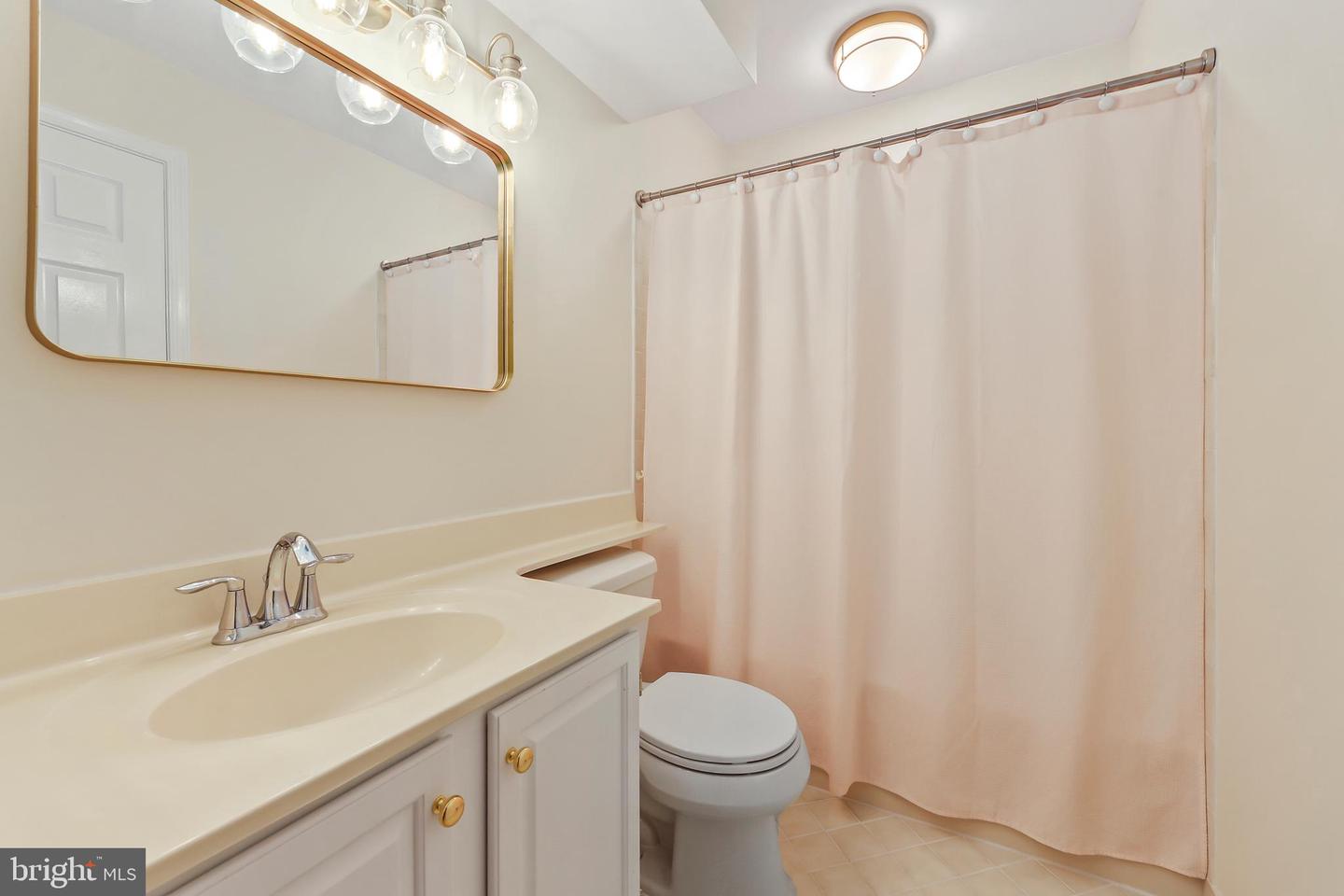 15313 SURREY HOUSE WAY, CENTREVILLE, Virginia 20120, 5 Bedrooms Bedrooms, ,4 BathroomsBathrooms,Residential,For sale,15313 SURREY HOUSE WAY,VAFX2282372 MLS # VAFX2282372