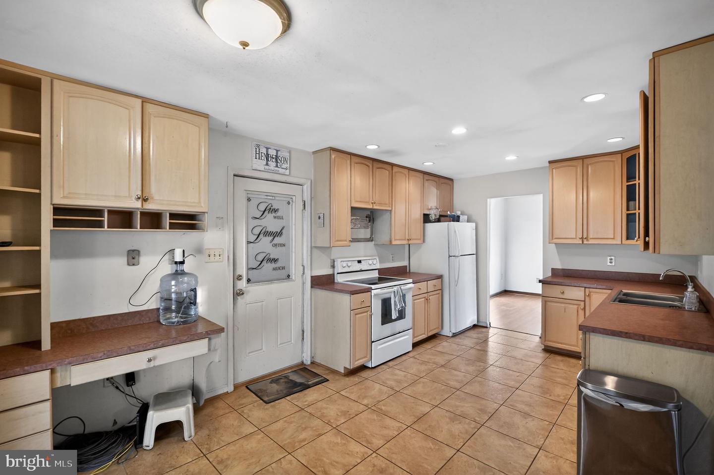 6226 GWENDOLYN DR, MANASSAS, Virginia 20112, 5 Bedrooms Bedrooms, ,3 BathroomsBathrooms,Residential,For sale,6226 GWENDOLYN DR,VAPW2109394 MLS # VAPW2109394