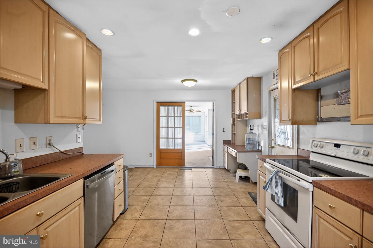 6226 GWENDOLYN DR, MANASSAS, Virginia 20112, 5 Bedrooms Bedrooms, ,3 BathroomsBathrooms,Residential,For sale,6226 GWENDOLYN DR,VAPW2109394 MLS # VAPW2109394