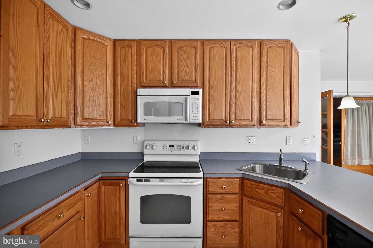 6226 GWENDOLYN DR, MANASSAS, Virginia 20112, 5 Bedrooms Bedrooms, ,3 BathroomsBathrooms,Residential,For sale,6226 GWENDOLYN DR,VAPW2109394 MLS # VAPW2109394