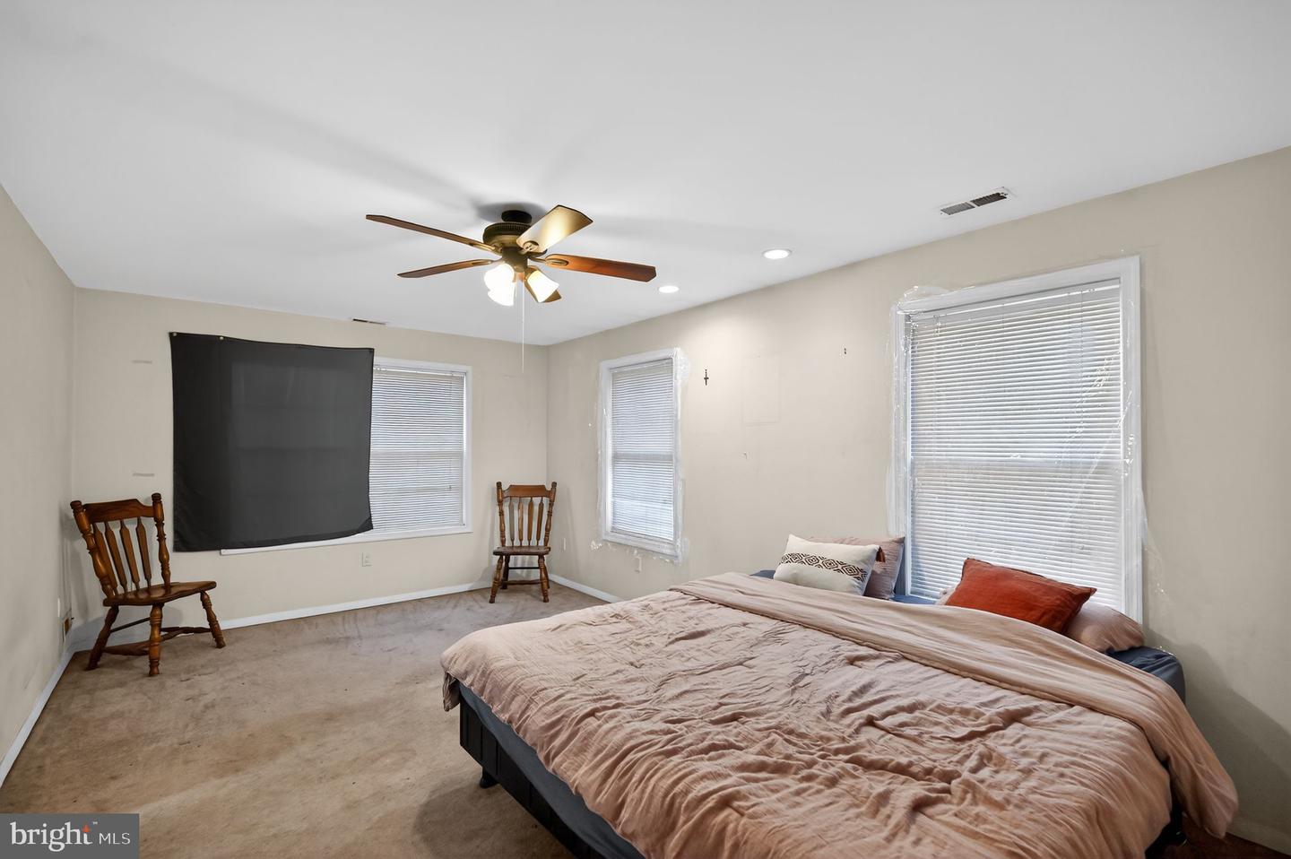 6226 GWENDOLYN DR, MANASSAS, Virginia 20112, 5 Bedrooms Bedrooms, ,3 BathroomsBathrooms,Residential,For sale,6226 GWENDOLYN DR,VAPW2109394 MLS # VAPW2109394