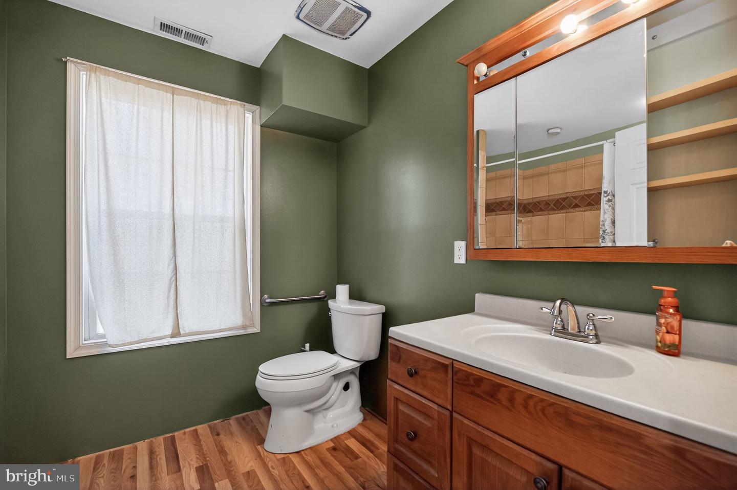 6226 GWENDOLYN DR, MANASSAS, Virginia 20112, 5 Bedrooms Bedrooms, ,3 BathroomsBathrooms,Residential,For sale,6226 GWENDOLYN DR,VAPW2109394 MLS # VAPW2109394