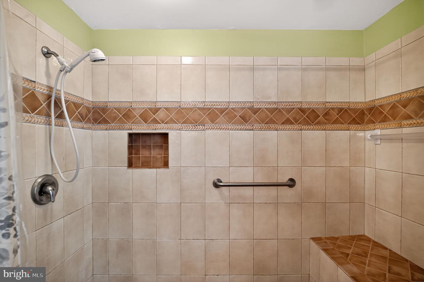 6226 GWENDOLYN DR, MANASSAS, Virginia 20112, 5 Bedrooms Bedrooms, ,3 BathroomsBathrooms,Residential,For sale,6226 GWENDOLYN DR,VAPW2109394 MLS # VAPW2109394