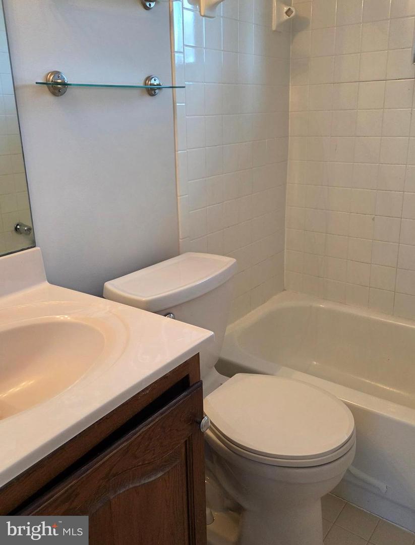 6211 HOUSTON CT, ALEXANDRIA, Virginia 22310, 2 Bedrooms Bedrooms, ,3 BathroomsBathrooms,Residential,For sale,6211 HOUSTON CT,VAFX2283056 MLS # VAFX2283056
