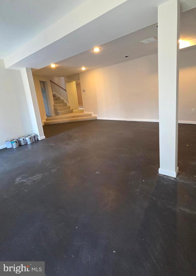 6211 HOUSTON CT, ALEXANDRIA, Virginia 22310, 2 Bedrooms Bedrooms, ,3 BathroomsBathrooms,Residential,For sale,6211 HOUSTON CT,VAFX2283056 MLS # VAFX2283056