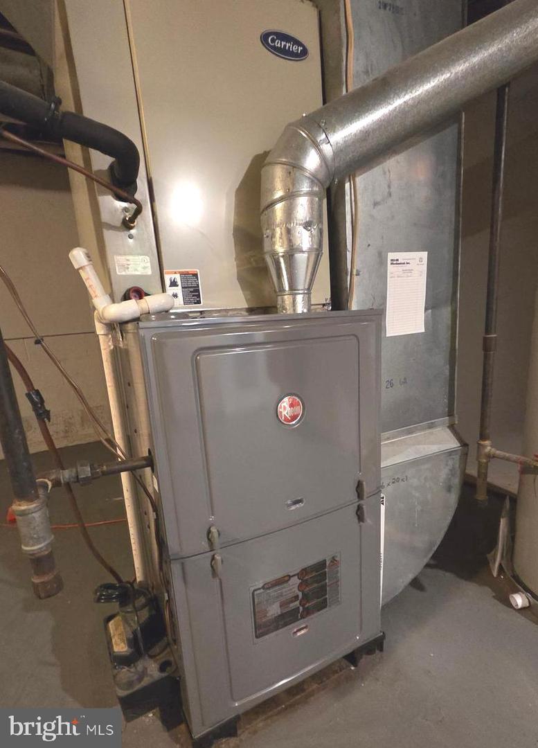 6211 HOUSTON CT, ALEXANDRIA, Virginia 22310, 2 Bedrooms Bedrooms, ,3 BathroomsBathrooms,Residential,For sale,6211 HOUSTON CT,VAFX2283056 MLS # VAFX2283056