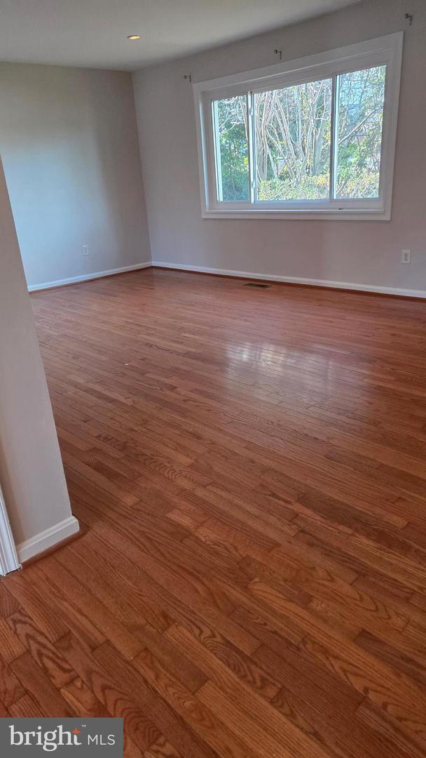 6211 HOUSTON CT, ALEXANDRIA, Virginia 22310, 2 Bedrooms Bedrooms, ,3 BathroomsBathrooms,Residential,For sale,6211 HOUSTON CT,VAFX2283056 MLS # VAFX2283056