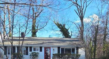 6211 HOUSTON CT, ALEXANDRIA, Virginia 22310, 2 Bedrooms Bedrooms, ,3 BathroomsBathrooms,Residential,For sale,6211 HOUSTON CT,VAFX2283056 MLS # VAFX2283056