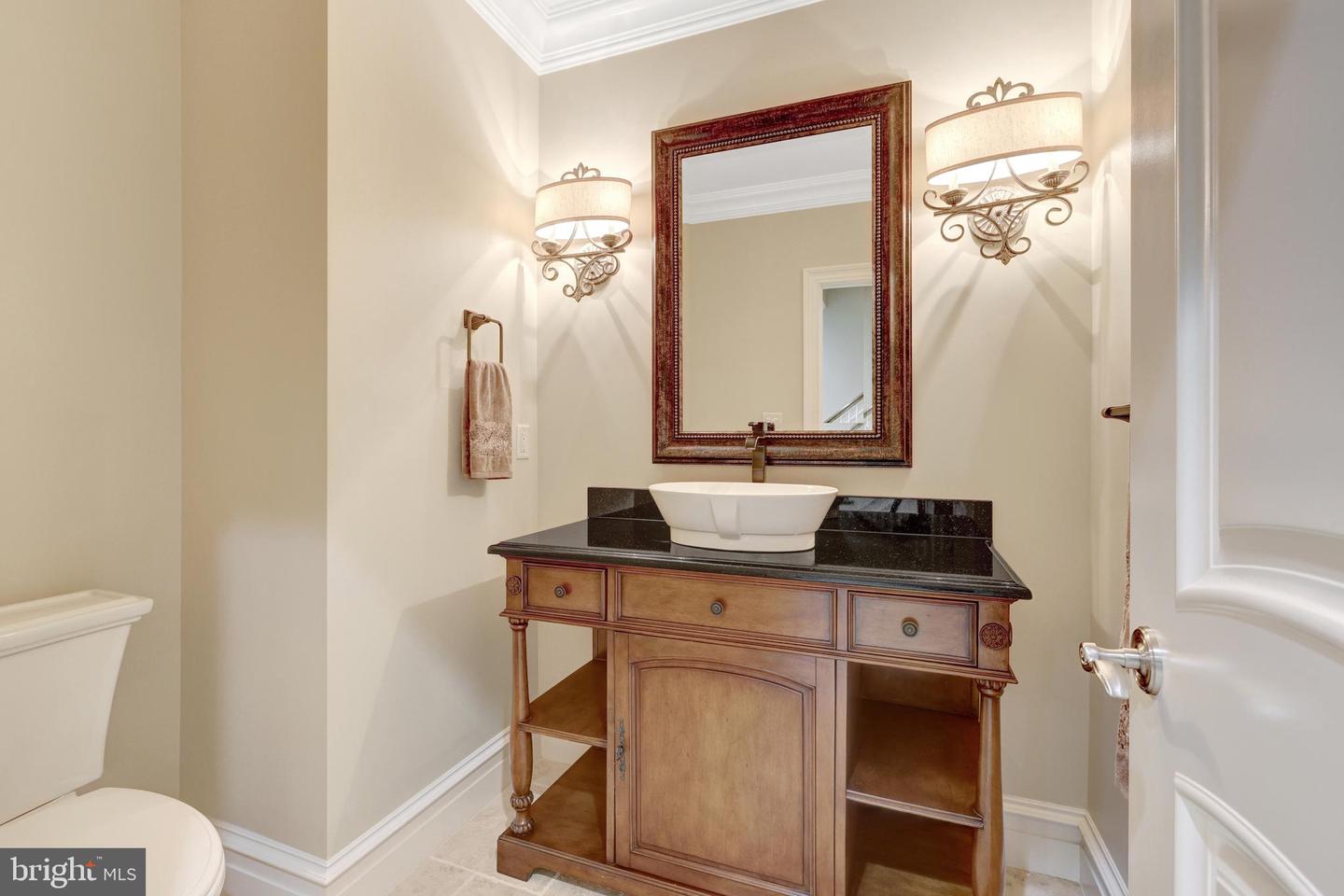 1239 DALEVIEW DR, MCLEAN, Virginia 22102, 5 Bedrooms Bedrooms, ,6 BathroomsBathrooms,Residential,For sale,1239 DALEVIEW DR,VAFX2283404 MLS # VAFX2283404