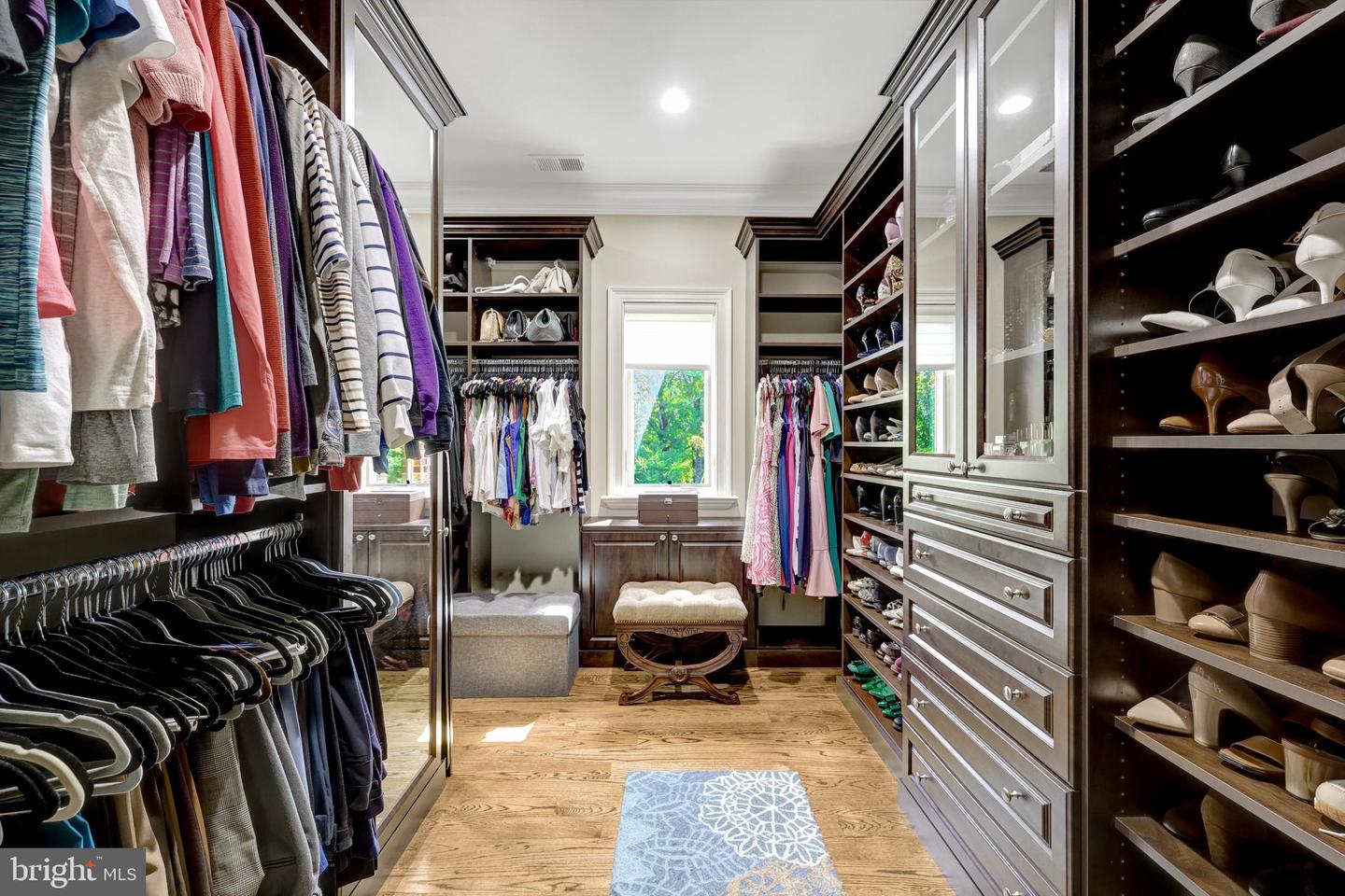 1239 DALEVIEW DR, MCLEAN, Virginia 22102, 5 Bedrooms Bedrooms, ,6 BathroomsBathrooms,Residential,For sale,1239 DALEVIEW DR,VAFX2283404 MLS # VAFX2283404