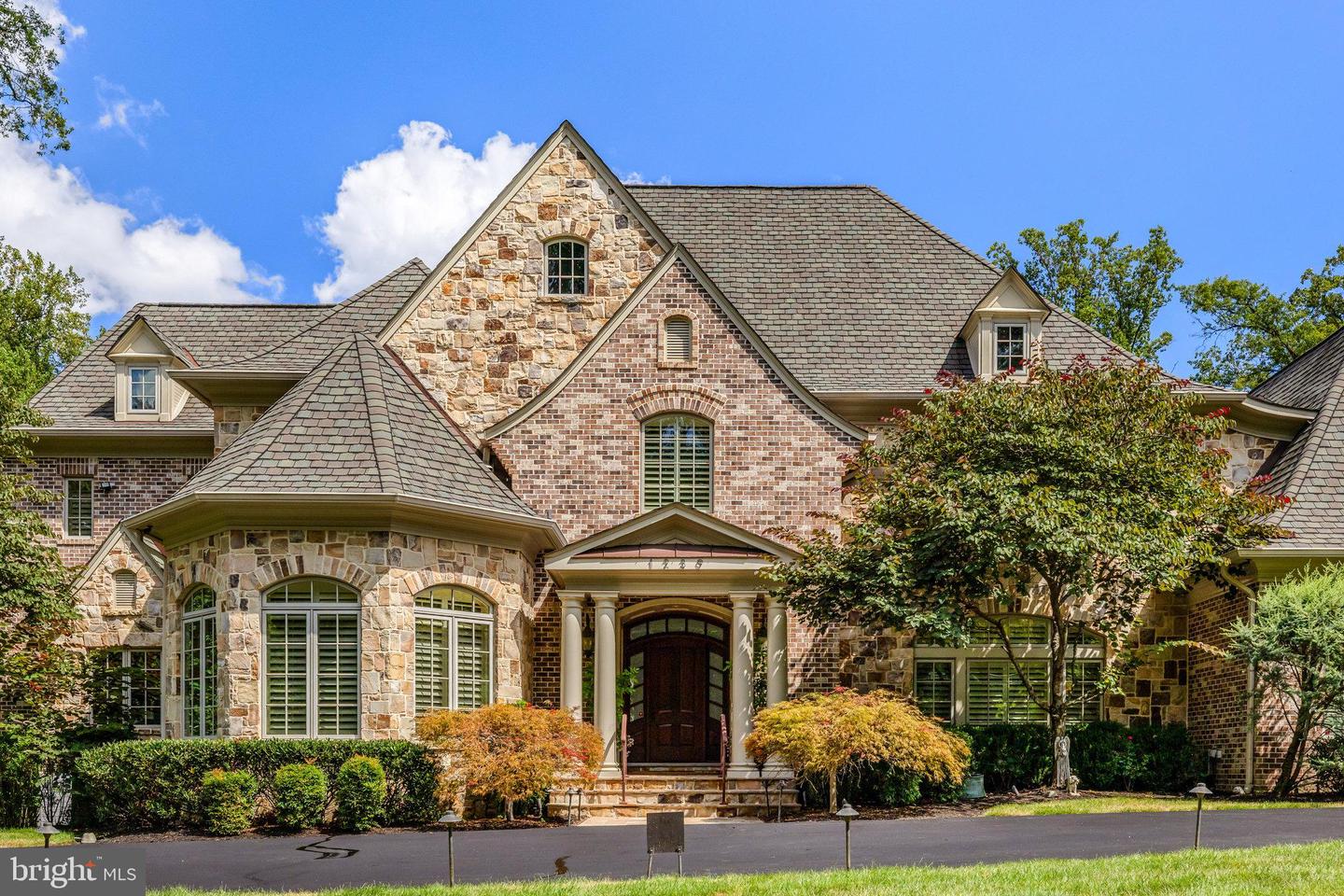 1239 DALEVIEW DR, MCLEAN, Virginia 22102, 5 Bedrooms Bedrooms, ,6 BathroomsBathrooms,Residential,For sale,1239 DALEVIEW DR,VAFX2283404 MLS # VAFX2283404