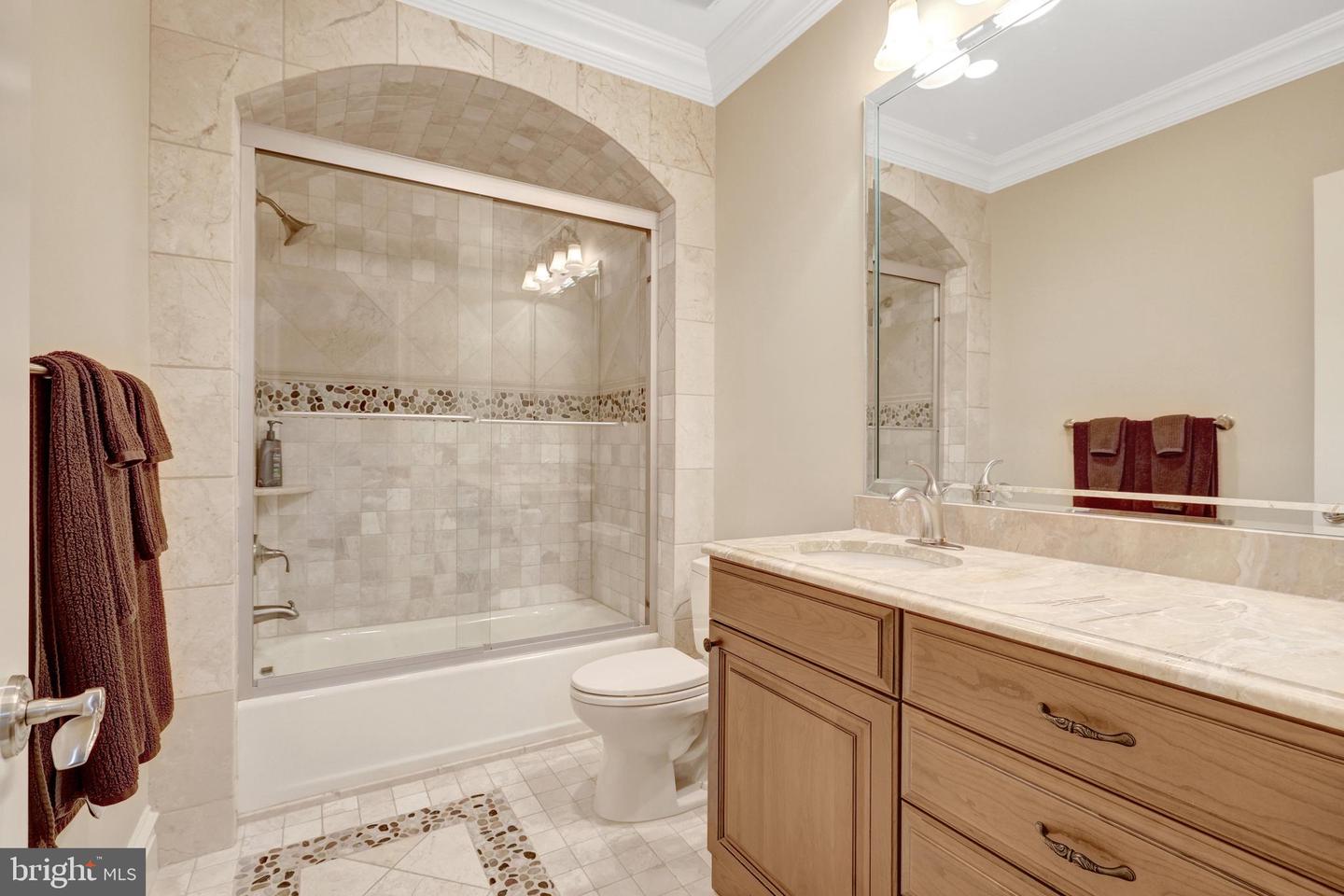 1239 DALEVIEW DR, MCLEAN, Virginia 22102, 5 Bedrooms Bedrooms, ,6 BathroomsBathrooms,Residential,For sale,1239 DALEVIEW DR,VAFX2283404 MLS # VAFX2283404