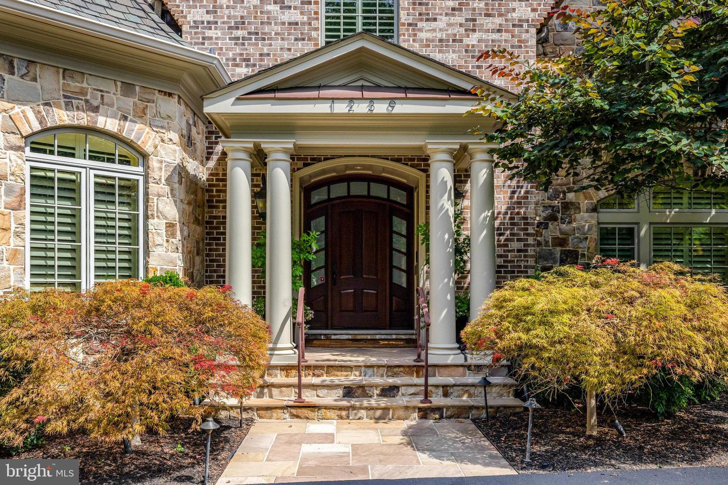 1239 DALEVIEW DR, MCLEAN, Virginia 22102, 5 Bedrooms Bedrooms, ,6 BathroomsBathrooms,Residential,For sale,1239 DALEVIEW DR,VAFX2283404 MLS # VAFX2283404