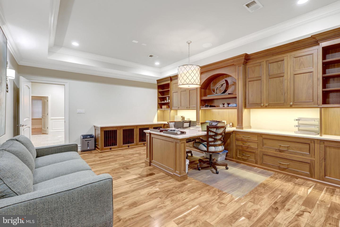 1239 DALEVIEW DR, MCLEAN, Virginia 22102, 5 Bedrooms Bedrooms, ,6 BathroomsBathrooms,Residential,For sale,1239 DALEVIEW DR,VAFX2283404 MLS # VAFX2283404