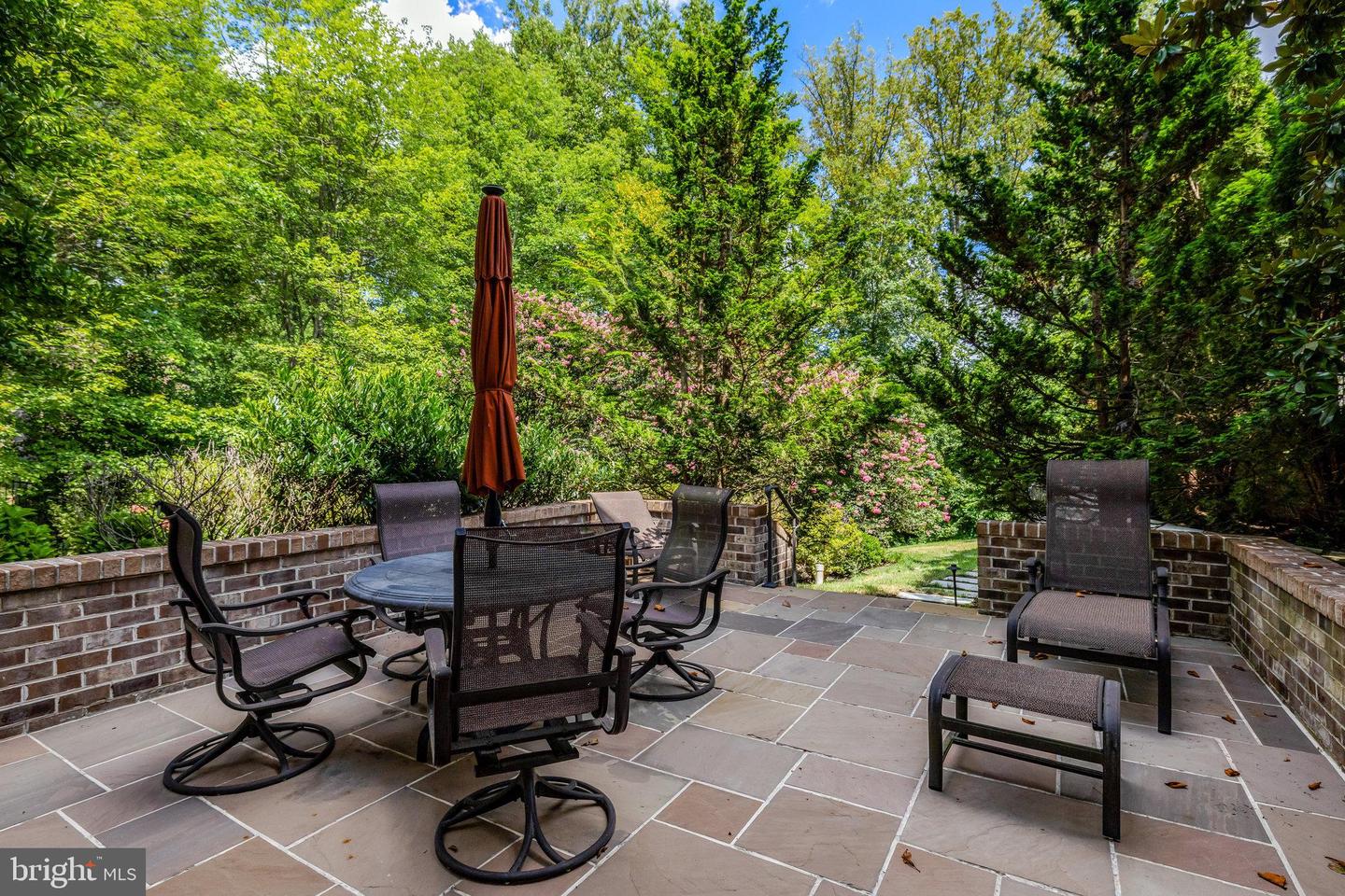 1239 DALEVIEW DR, MCLEAN, Virginia 22102, 5 Bedrooms Bedrooms, ,6 BathroomsBathrooms,Residential,For sale,1239 DALEVIEW DR,VAFX2283404 MLS # VAFX2283404