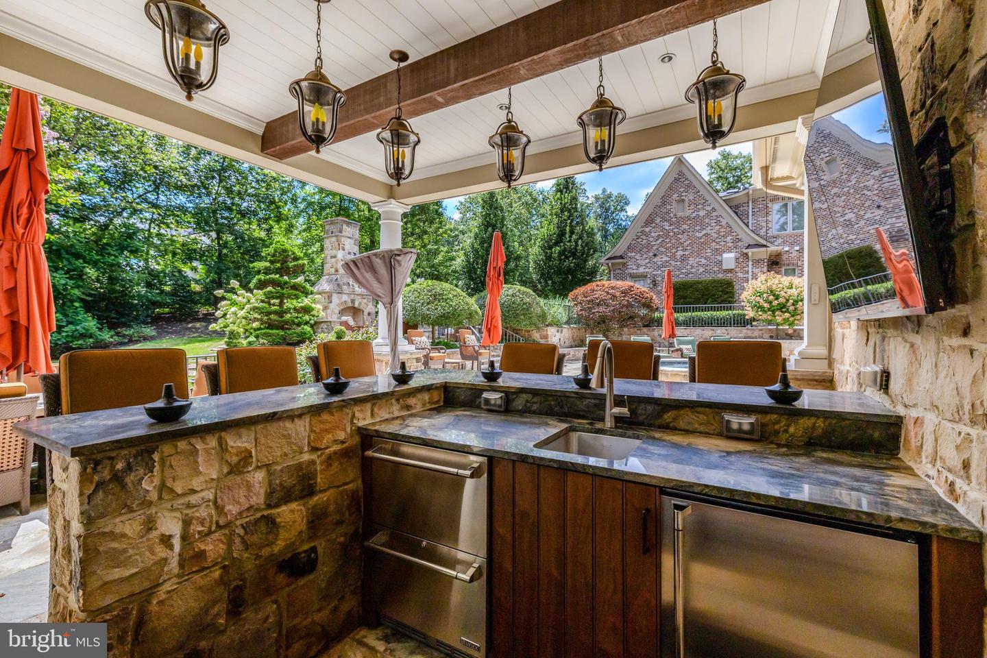 1239 DALEVIEW DR, MCLEAN, Virginia 22102, 5 Bedrooms Bedrooms, ,6 BathroomsBathrooms,Residential,For sale,1239 DALEVIEW DR,VAFX2283404 MLS # VAFX2283404