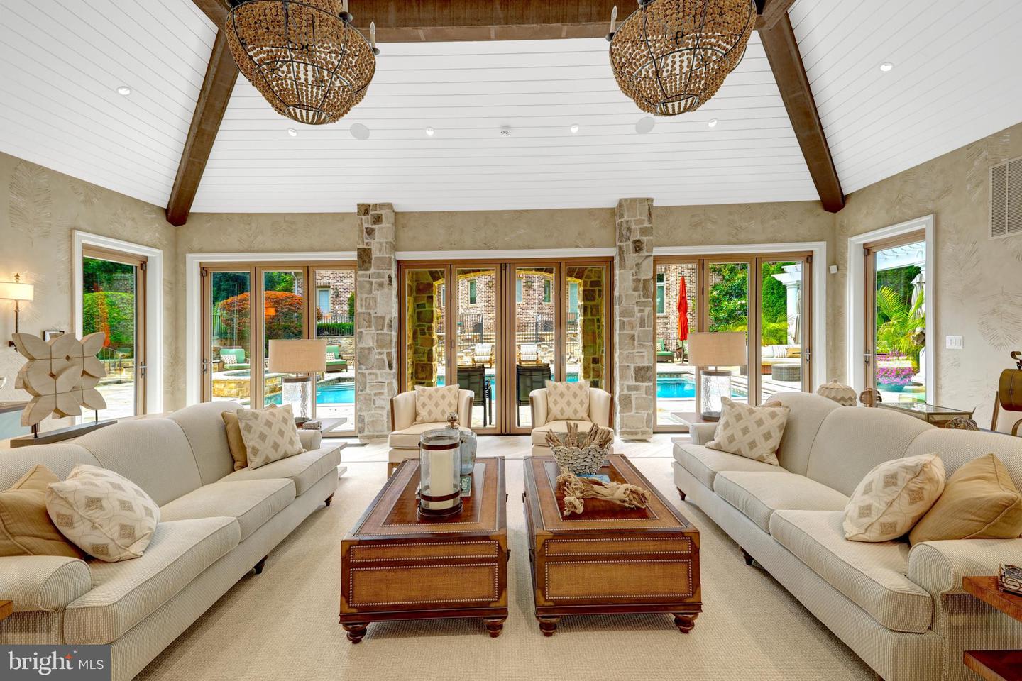 1239 DALEVIEW DR, MCLEAN, Virginia 22102, 5 Bedrooms Bedrooms, ,6 BathroomsBathrooms,Residential,For sale,1239 DALEVIEW DR,VAFX2283404 MLS # VAFX2283404