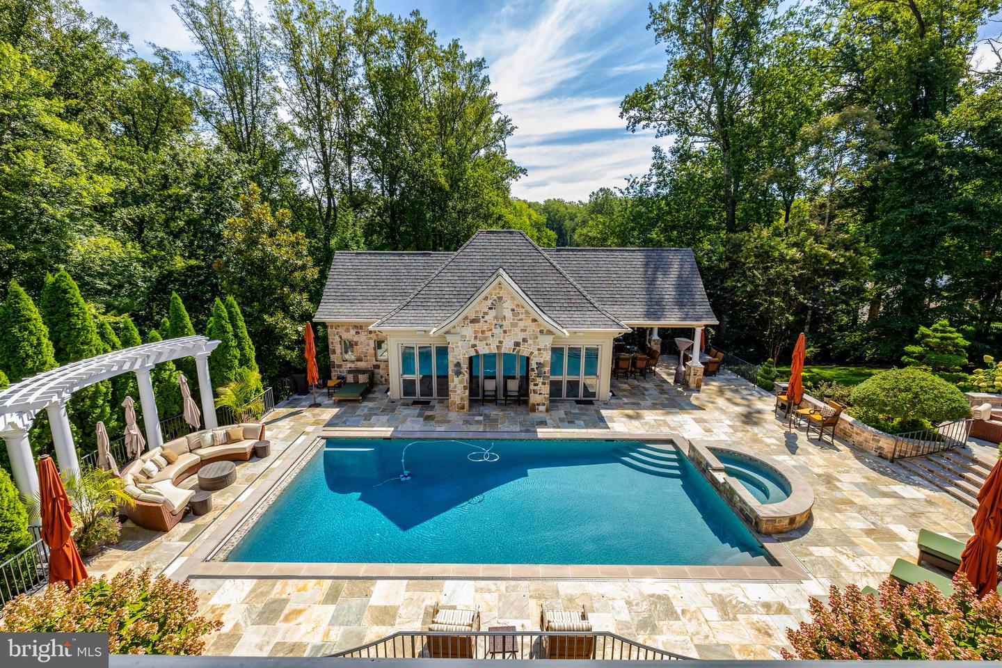 1239 DALEVIEW DR, MCLEAN, Virginia 22102, 5 Bedrooms Bedrooms, ,6 BathroomsBathrooms,Residential,For sale,1239 DALEVIEW DR,VAFX2283404 MLS # VAFX2283404