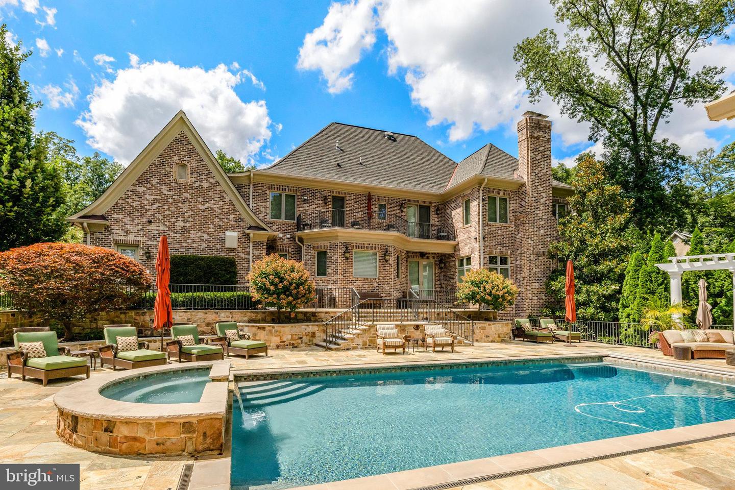 1239 DALEVIEW DR, MCLEAN, Virginia 22102, 5 Bedrooms Bedrooms, ,6 BathroomsBathrooms,Residential,For sale,1239 DALEVIEW DR,VAFX2283404 MLS # VAFX2283404