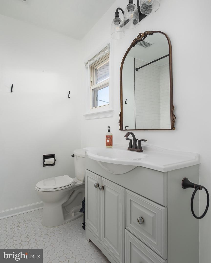 4301 LAUREL RD, ALEXANDRIA, Virginia 22309, 4 Bedrooms Bedrooms, ,2 BathroomsBathrooms,Residential,For sale,4301 LAUREL RD,VAFX2283742 MLS # VAFX2283742