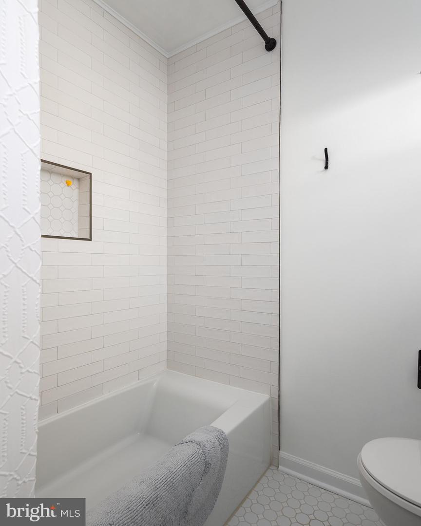 4301 LAUREL RD, ALEXANDRIA, Virginia 22309, 4 Bedrooms Bedrooms, ,2 BathroomsBathrooms,Residential,For sale,4301 LAUREL RD,VAFX2283742 MLS # VAFX2283742