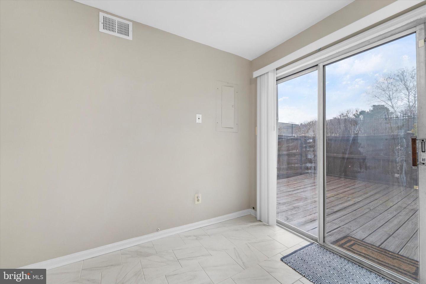 4139 PLACID LAKE CT #UNIT #53-F, CHANTILLY, Virginia 20151, 2 Bedrooms Bedrooms, 7 Rooms Rooms,1 BathroomBathrooms,Residential,For sale,4139 PLACID LAKE CT #UNIT #53-F,VAFX2283766 MLS # VAFX2283766