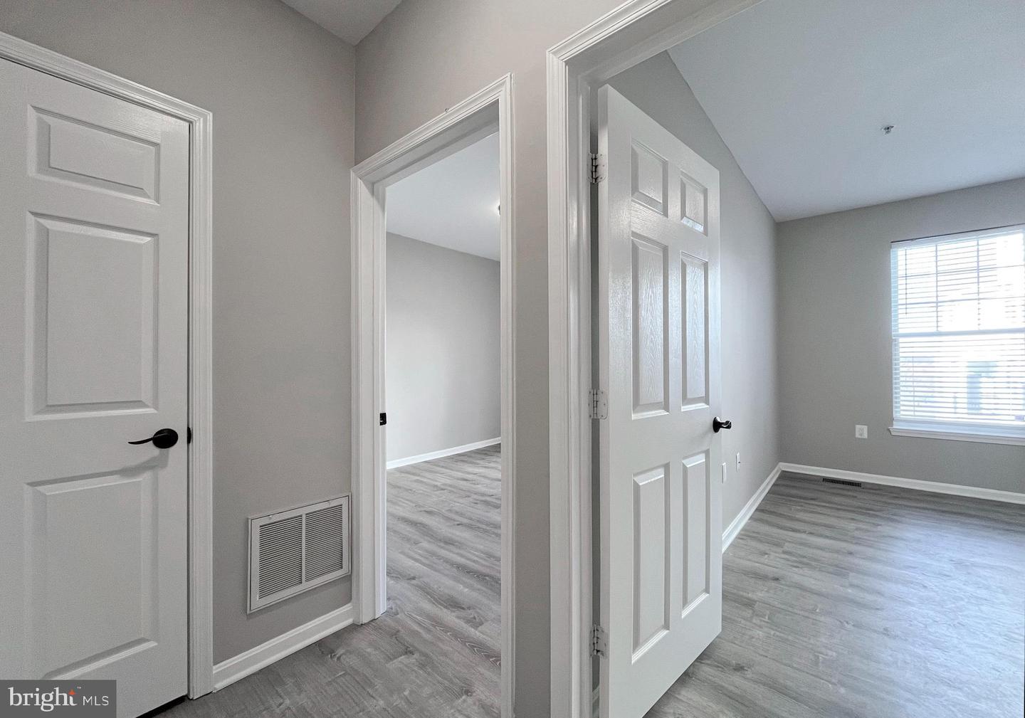 11319 ARISTOTLE DR #3-106, FAIRFAX, Virginia 22030, 2 Bedrooms Bedrooms, ,2 BathroomsBathrooms,Residential,For sale,11319 ARISTOTLE DR #3-106,VAFX2283812 MLS # VAFX2283812