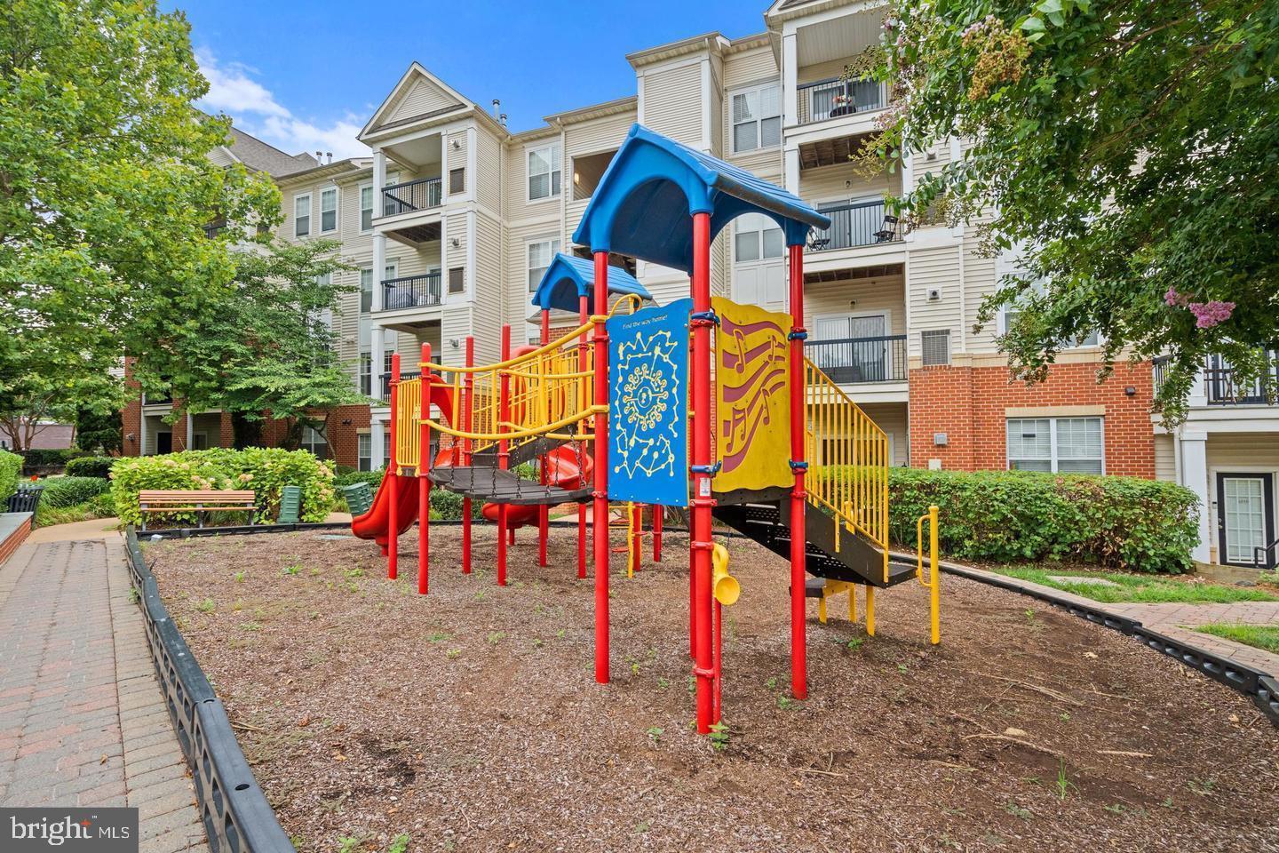 11319 ARISTOTLE DR #3-106, FAIRFAX, Virginia 22030, 2 Bedrooms Bedrooms, ,2 BathroomsBathrooms,Residential,For sale,11319 ARISTOTLE DR #3-106,VAFX2283812 MLS # VAFX2283812