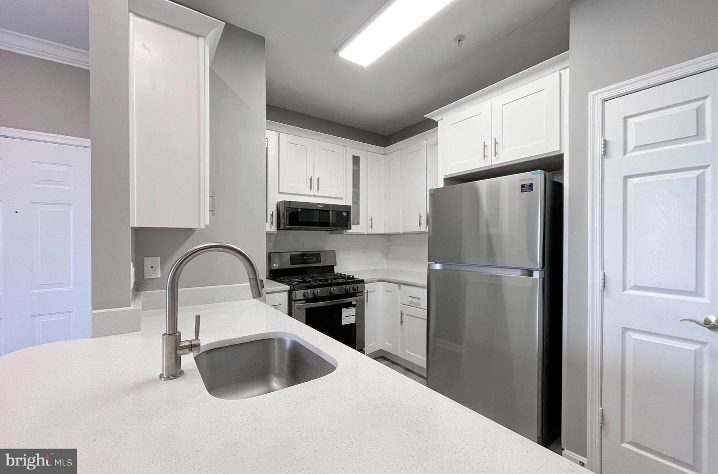 11319 ARISTOTLE DR #3-106, FAIRFAX, Virginia 22030, 2 Bedrooms Bedrooms, ,2 BathroomsBathrooms,Residential,For sale,11319 ARISTOTLE DR #3-106,VAFX2283812 MLS # VAFX2283812