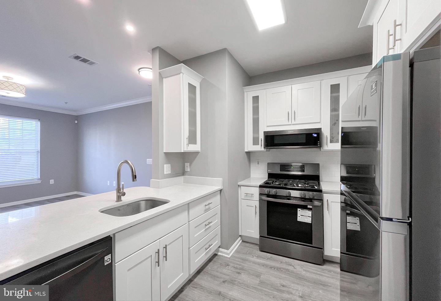 11319 ARISTOTLE DR #3-106, FAIRFAX, Virginia 22030, 2 Bedrooms Bedrooms, ,2 BathroomsBathrooms,Residential,For sale,11319 ARISTOTLE DR #3-106,VAFX2283812 MLS # VAFX2283812