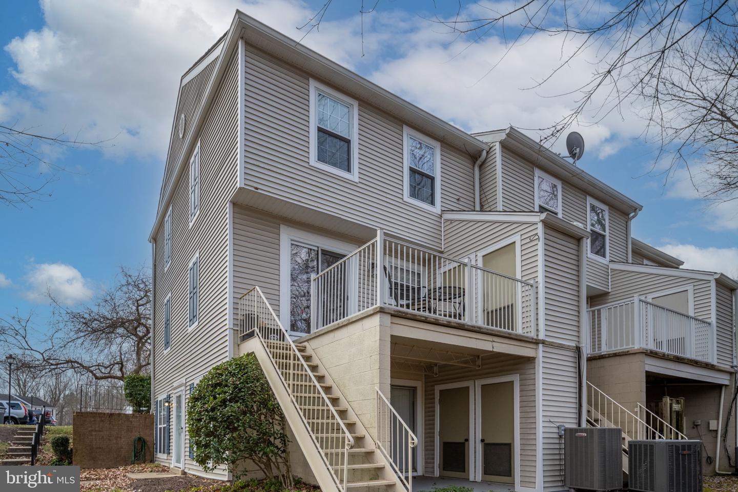 2835 MADEIRA CT, WOODBRIDGE, Virginia 22192, 2 Bedrooms Bedrooms, ,1 BathroomBathrooms,Residential,For sale,2835 MADEIRA CT,VAPW2109836 MLS # VAPW2109836