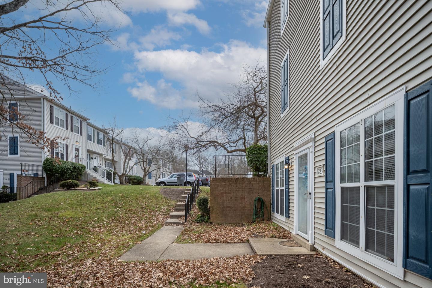 2835 MADEIRA CT, WOODBRIDGE, Virginia 22192, 2 Bedrooms Bedrooms, ,1 BathroomBathrooms,Residential,For sale,2835 MADEIRA CT,VAPW2109836 MLS # VAPW2109836