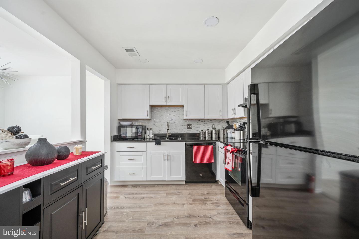 2835 MADEIRA CT, WOODBRIDGE, Virginia 22192, 2 Bedrooms Bedrooms, ,1 BathroomBathrooms,Residential,For sale,2835 MADEIRA CT,VAPW2109836 MLS # VAPW2109836