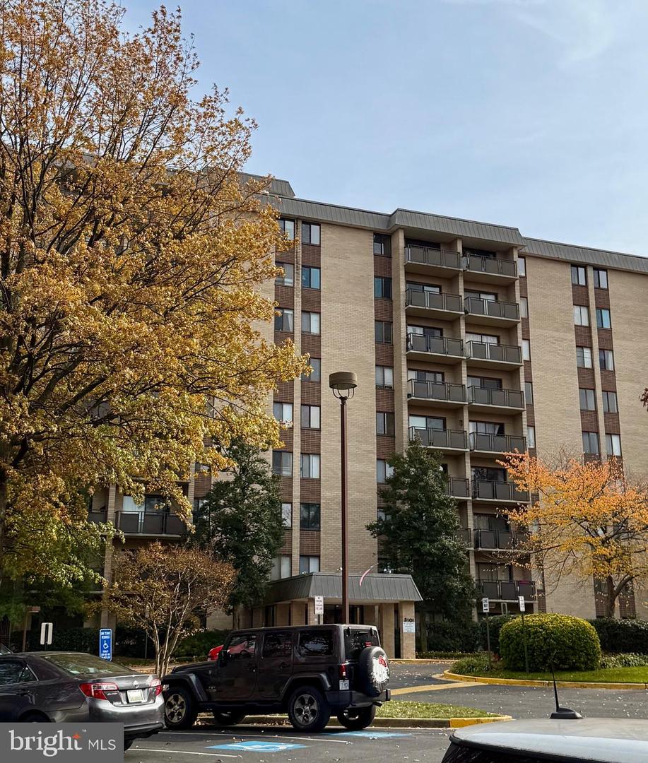 3101 S MANCHESTER ST #517, FALLS CHURCH, Virginia 22044, 2 Bedrooms Bedrooms, ,2 BathroomsBathrooms,Residential,For sale,3101 S MANCHESTER ST #517,VAFX2283866 MLS # VAFX2283866