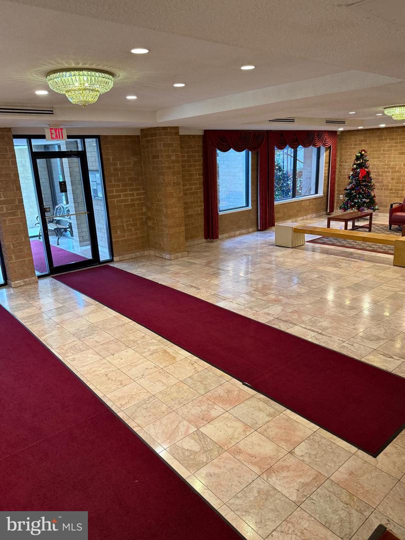 3101 S MANCHESTER ST #517, FALLS CHURCH, Virginia 22044, 2 Bedrooms Bedrooms, ,2 BathroomsBathrooms,Residential,For sale,3101 S MANCHESTER ST #517,VAFX2283866 MLS # VAFX2283866