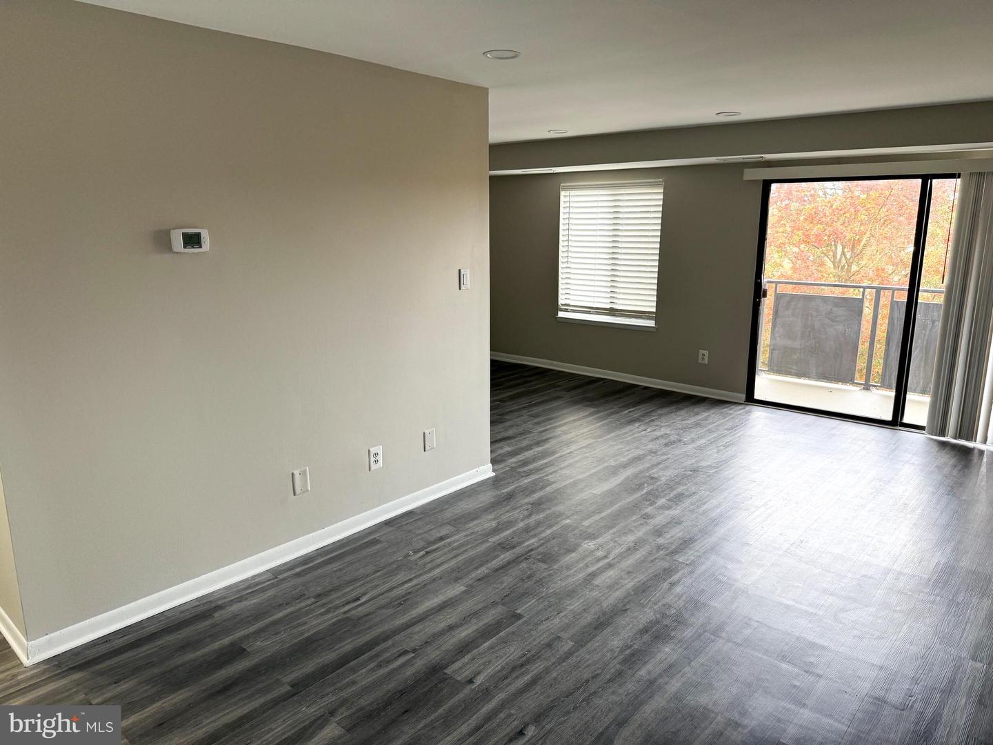 3101 S MANCHESTER ST #517, FALLS CHURCH, Virginia 22044, 2 Bedrooms Bedrooms, ,2 BathroomsBathrooms,Residential,For sale,3101 S MANCHESTER ST #517,VAFX2283866 MLS # VAFX2283866