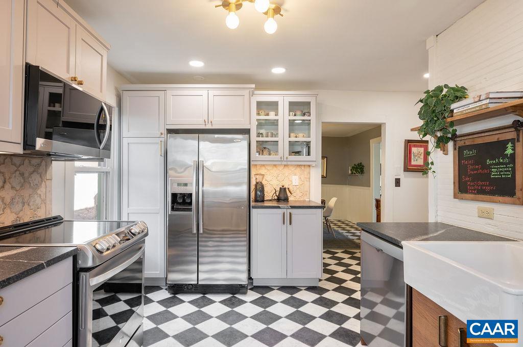 349 NW 10TH ST, CHARLOTTESVILLE, Virginia 22903, 3 Bedrooms Bedrooms, ,2 BathroomsBathrooms,Residential,For sale,349 NW 10TH ST,672141 MLS # 672141 349 NW 10TH ST, CHARLOTTESVILLE, Virginia 22903, 3 Bedrooms Bedrooms, ,2 BathroomsBathrooms,Residential,For sale,349 NW 10TH ST,672141 MLS # 672141