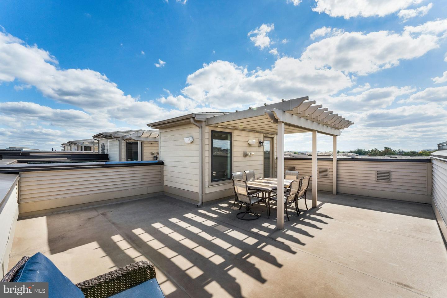 44750 TIVERTON SQ, ASHBURN, Virginia 20147, 3 Bedrooms Bedrooms, ,2 BathroomsBathrooms,Residential,For sale,44750 TIVERTON SQ,VALO2113254 MLS # VALO2113254