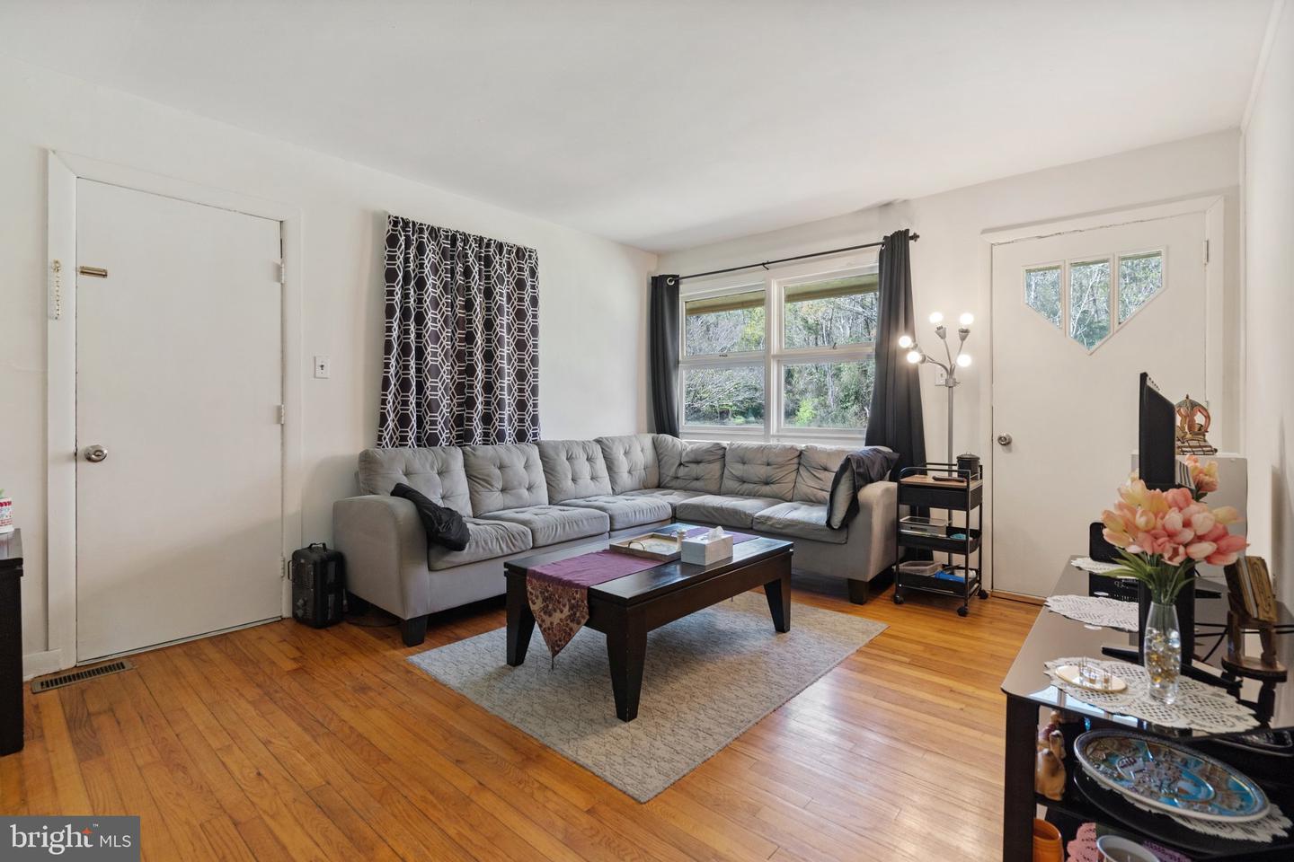 571 RICHMOND RD, AMISSVILLE, Virginia 20106, 2 Bedrooms Bedrooms, ,1 BathroomBathrooms,Residential,For sale,571 RICHMOND RD,VARP2001946 MLS # VARP2001946 571 RICHMOND RD, AMISSVILLE, Virginia 20106, 2 Bedrooms Bedrooms, ,1 BathroomBathrooms,Residential,For sale,571 RICHMOND RD,VARP2001946 MLS # VARP2001946