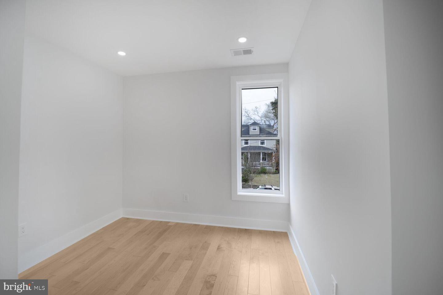 3309 22ND ST NE, WASHINGTON, District Of Columbia 20018, 4 Bedrooms Bedrooms, ,3 BathroomsBathrooms,Residential,For sale,3309 22ND ST NE,DCDC2193836 MLS # DCDC2193836