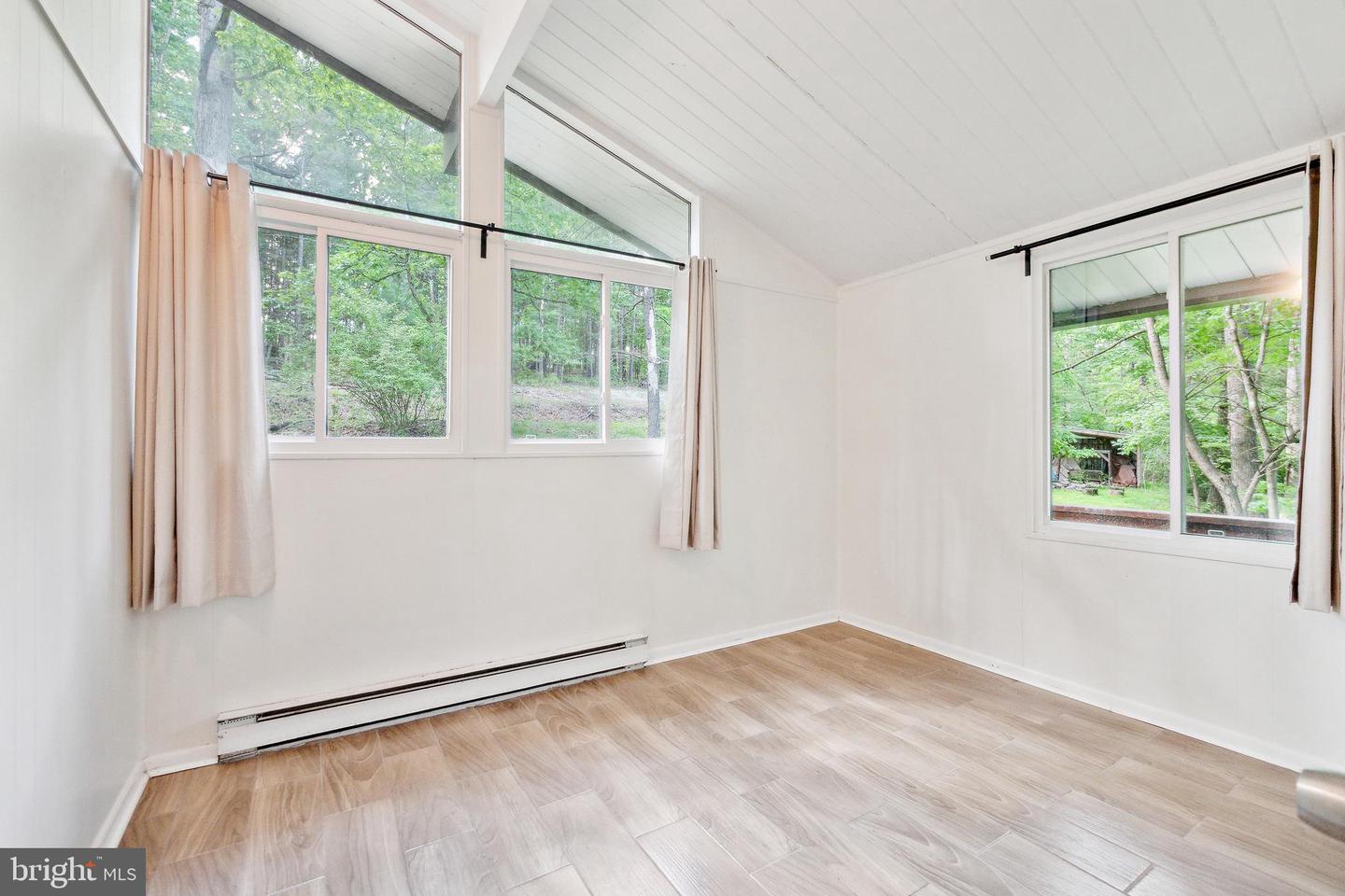 94 DEER TRL, MOUNT JACKSON, Virginia 22842, 3 Bedrooms Bedrooms, ,2 BathroomsBathrooms,Residential,For sale,94 DEER TRL,VASH2011514 MLS # VASH2011514