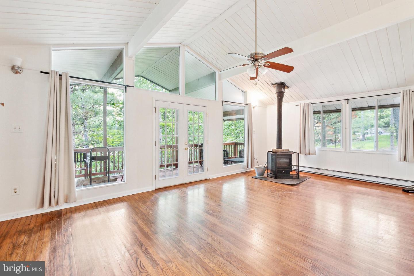 94 DEER TRL, MOUNT JACKSON, Virginia 22842, 3 Bedrooms Bedrooms, ,2 BathroomsBathrooms,Residential,For sale,94 DEER TRL,VASH2011514 MLS # VASH2011514