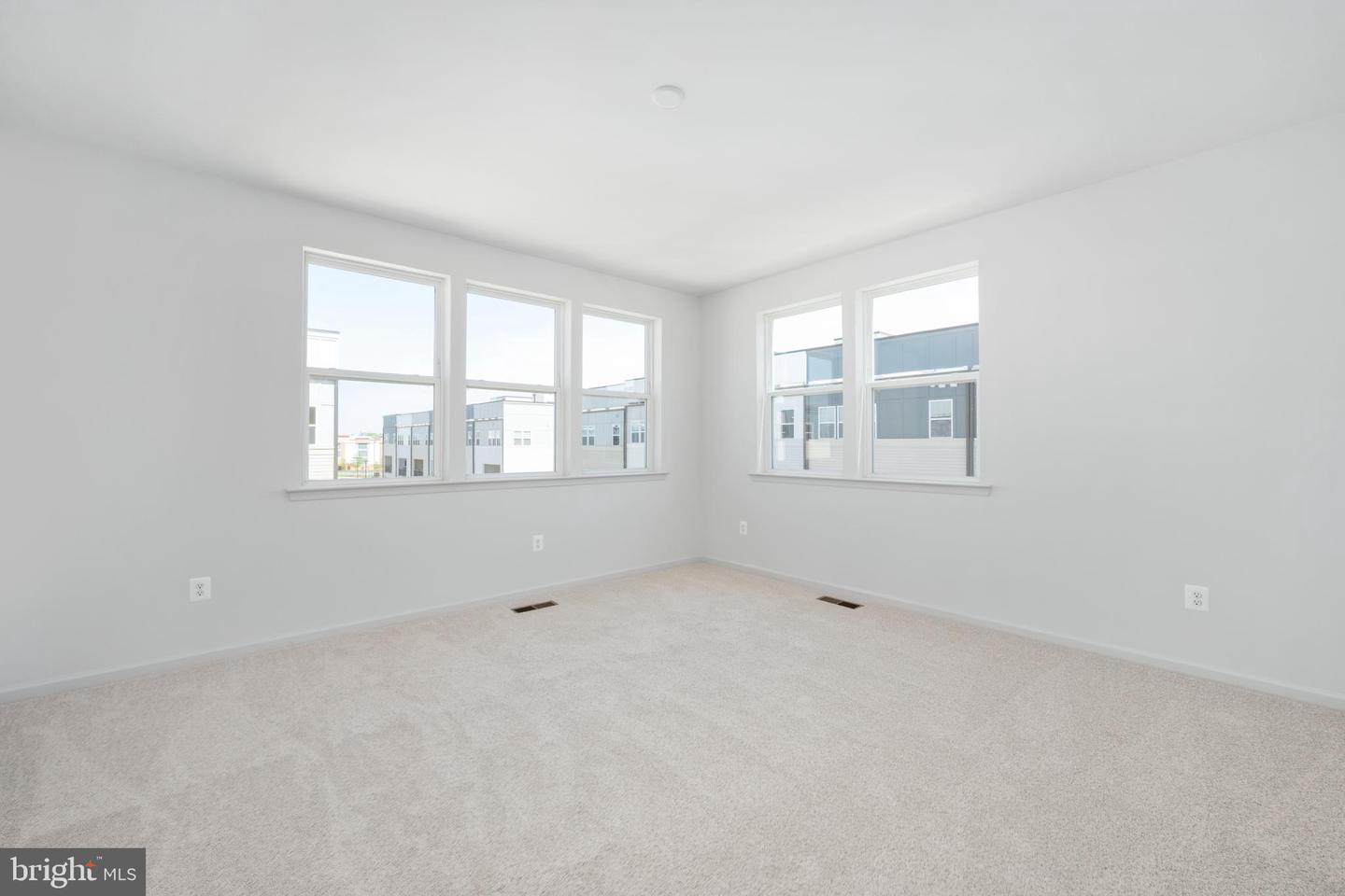 2636 NEABSCO COMMON PL, WOODBRIDGE, Virginia 22191, 3 Bedrooms Bedrooms, ,2 BathroomsBathrooms,Residential,For sale,2636 NEABSCO COMMON PL,VAPW2096618 MLS # VAPW2096618