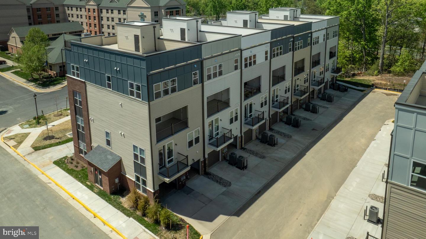 2636 NEABSCO COMMON PL, WOODBRIDGE, Virginia 22191, 3 Bedrooms Bedrooms, ,2 BathroomsBathrooms,Residential,For sale,2636 NEABSCO COMMON PL,VAPW2096618 MLS # VAPW2096618