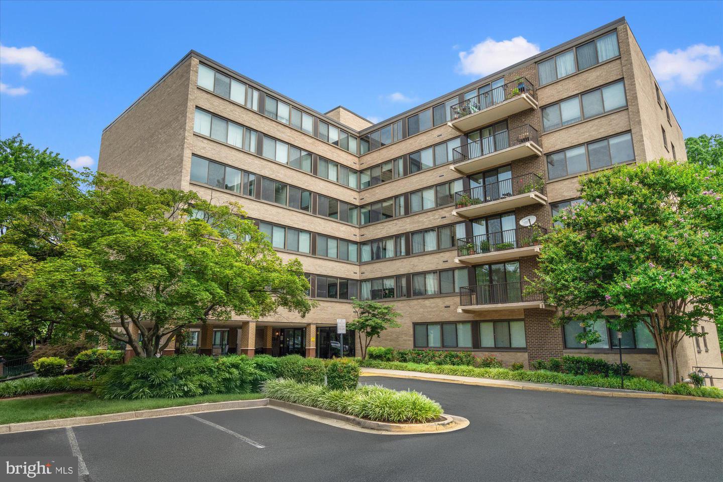 600 ROOSEVELT BLVD #114, FALLS CHURCH, Virginia 22044, 1 Bedroom Bedrooms, ,1 BathroomBathrooms,Residential,For sale,600 ROOSEVELT BLVD #114,VAFA2003152 MLS # VAFA2003152